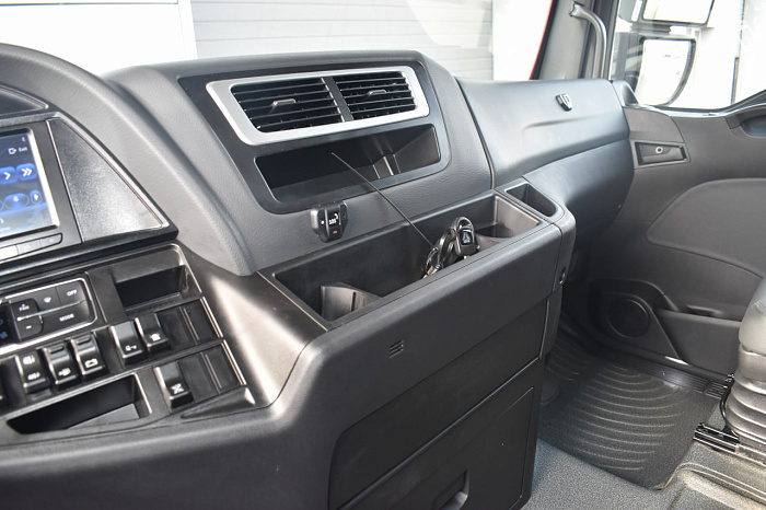 SITRAK C7H 6x4 усиленный